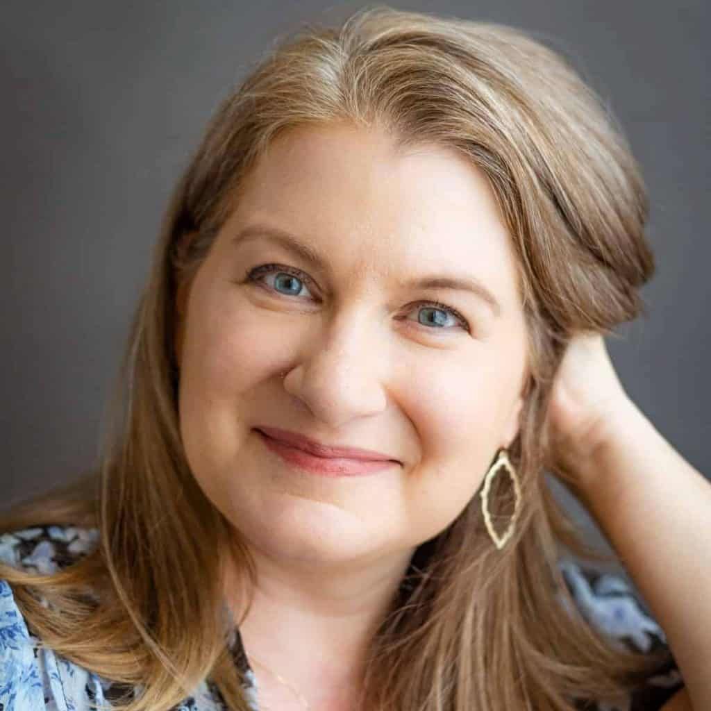 photo of the blog owner, Lisa